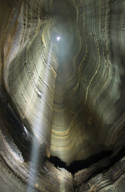 narcym-noesis:Manuel Beers - 2016Ellison’s Cave,Walker County,Northwest Georgia,USA_