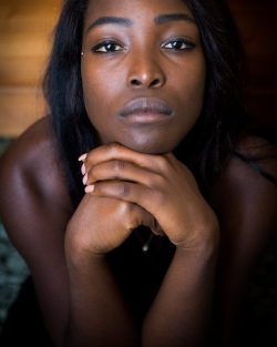 newcracksinthewall: ilhamchocolat: 📸🖤 @petervrphoto -  Part 2 from #netherlands to #bologna  #model #nudemodel #nudephotography #eyes #hands #beauty #blackbeauty #skin #nude  #portraitstream #instagood  #endlessfaces  #endlessfaces_2017_05 #portraitpage