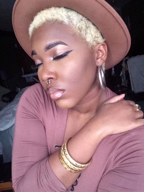 hannahbeex3:  Nude x Melanin