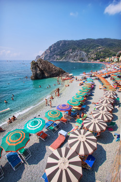 plasmatics-life:  Cinque Terre, Montorosso Beach | Italy  - (by Chris Ford) | (WebSite) 