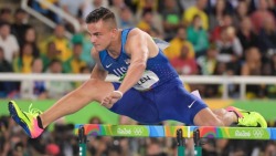 larry-capija:  Devon Allen 🇺🇸 Ex futbolista americano, actual atleta olímpico 👀 