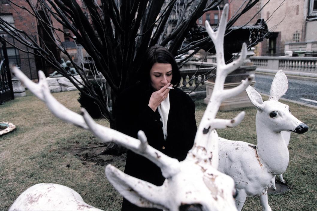 hellodmitri:  Gilles Peress, Donna Tartt, New York City, 1993. 