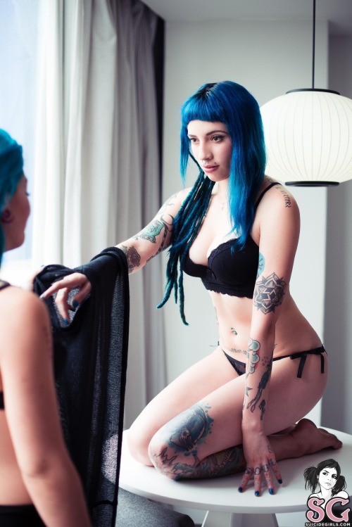 suicidegirlslover:  Wolf & Dynamars