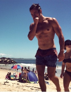 anothercuriousfratbro:  naughtyhotaussieguys:hottie  stud and a half right there