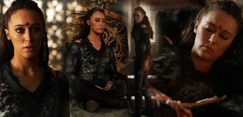 cream-hedaclone-puff:  Commander Lexa appreciation week   March 14th - Day 5 - Favorite outfit(s)    Heda™ Lexa™ The Bow™ The Fight™ The Top™ The Leg™ CleXXXa™ 