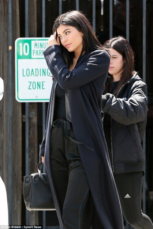 kendallandkyliejennerstylelove: 13.4.16 - Kylie leaving a studio in Van Nuys