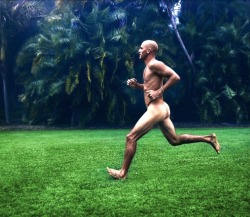 menandsports:  nude outdoor running : sporty