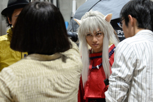 ferrousfellow: rumic-world:   Behind the scenes of the photo shoot for the new Inuyasha stage play, starring Yutaka Kyan from “air instrument” group Golden Bomber as the titular half-demon. The complete cast includes: Inuyasha: Yutaka Kyan (Golden