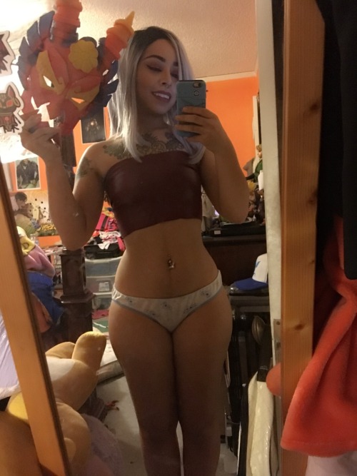 ashprincessmidna:  Made a quick cute top for the cosplay party tonight!