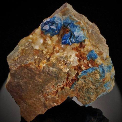 NOT the blue in LapisFor once a bright blue mineral that isn&rsquo;t coloured by copper, Lazulite is