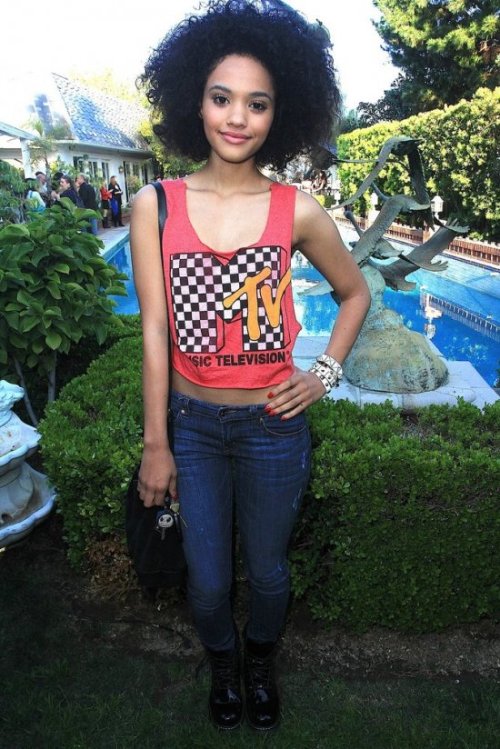 barelylegal3-blog:  Kiersey Clemons (19) adult photos