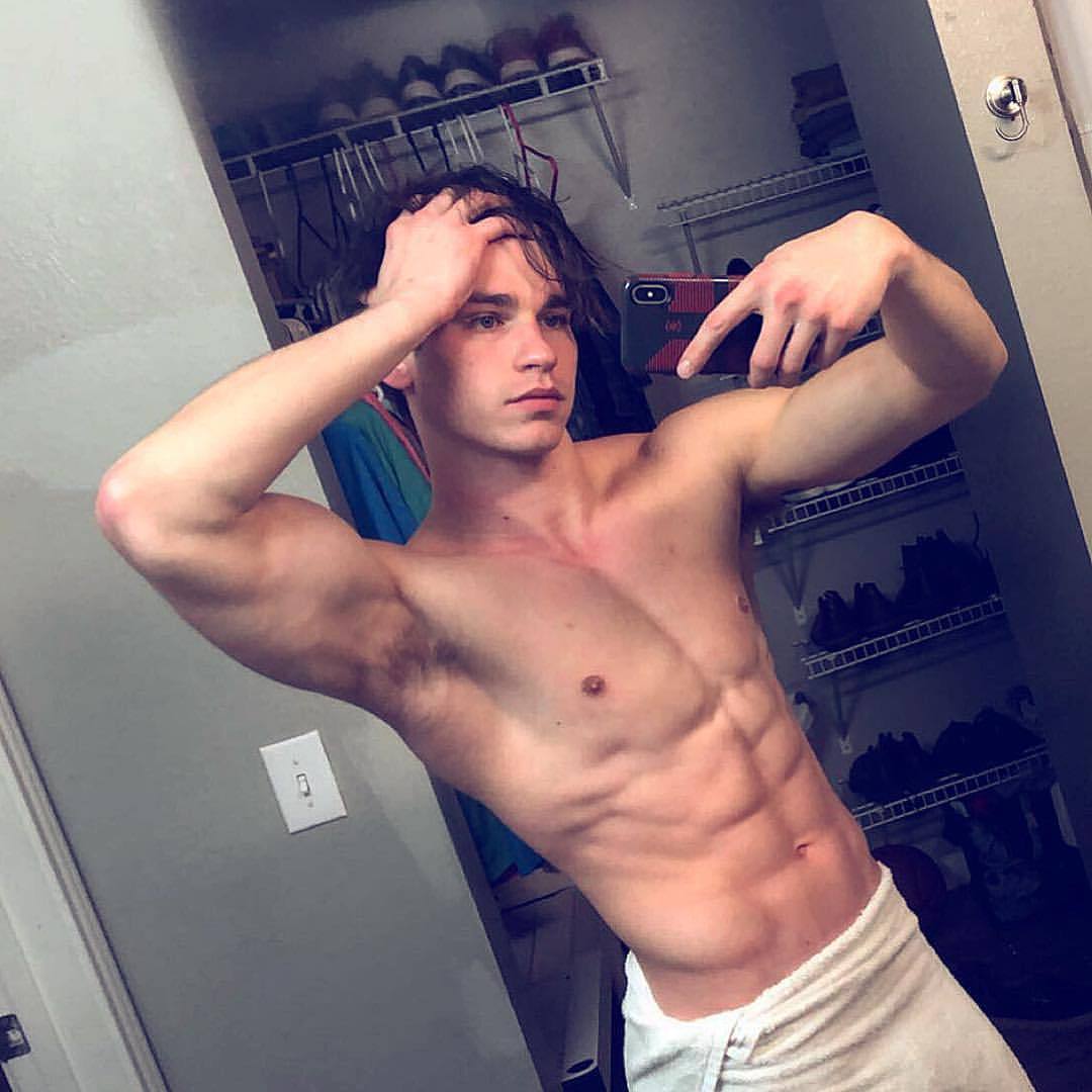 thehottestmenaround:  Dom Blanchard https://www.instagram.com/dom_blan/