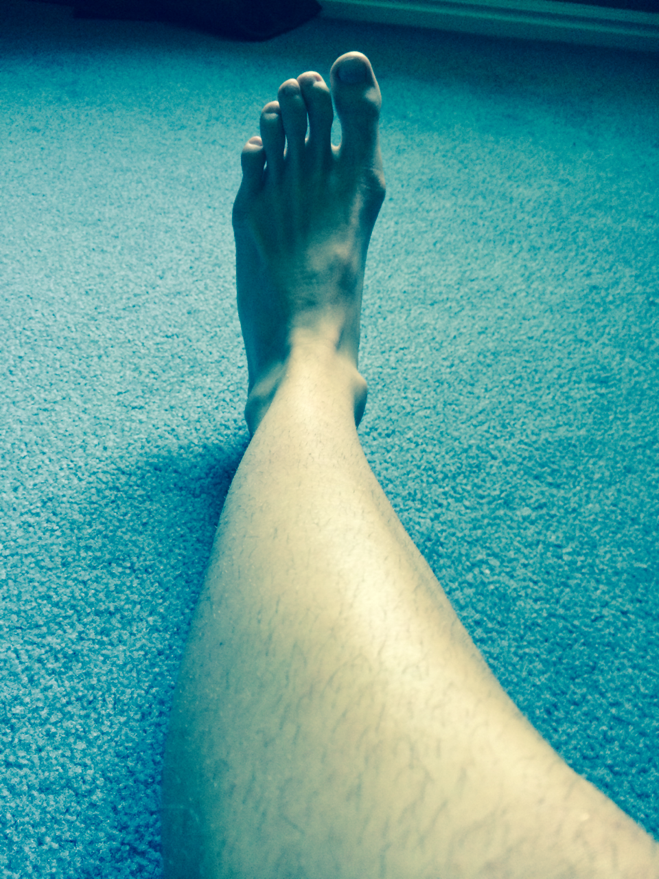 charliespornblog:  Gay teen foot fetish size “12” feet. 19yrs old. Reblog if