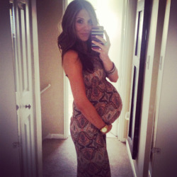 pregnantmaxim:  Follow theredghost. She’s