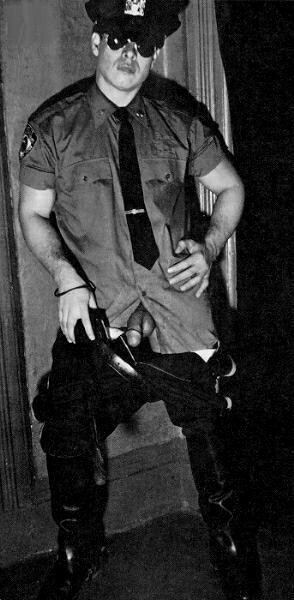 fuckyeahvintageguys:  Tons of Vintage Pics at Fuck Yeah Vintage Guys.Click Here to