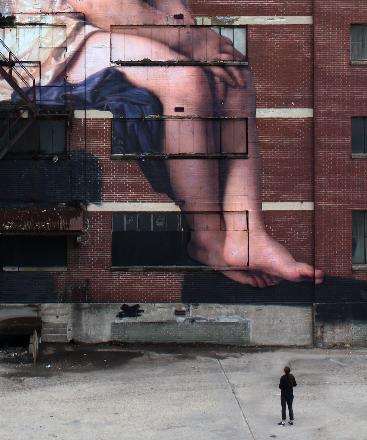 itscolossal: A Neoclassical Girl Towers Over Memphis in a Seven-Story Wheatpaste