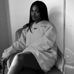 Blackgrlsaremagic:  @Ivie_Osuampke