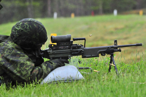 militaryarmament:  Soldiers with the Canadian Division Support Base Detachment Aldershot, during a w