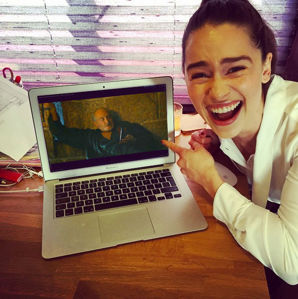 lindsayetumbls:  gameoflulz:  From Reddit’s Photoshop Battle of this photo from