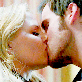 swanshope:  Killian + initiating kisses in 4A↳ requested by ceaselesslyinlove