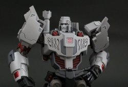 bwprowl:  Other companies are taking on Transformers too! For the more official angle, Flame Toys’ IDW Autobot Megatron kit got fully revealed, and it’s a beaut. This is another comic design that really deserved a properly accurate release, and I’ll