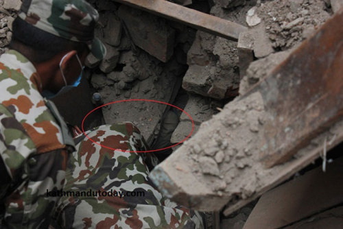 boredpanda:    4-Month-Old Baby Trapped For 22 Hours In Nepal Earthquake Rubble Found Alive  