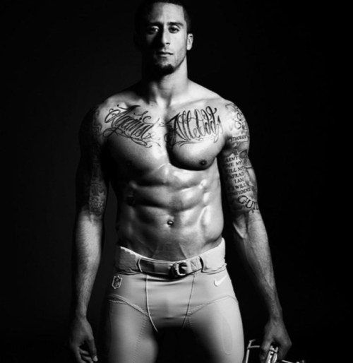 lamarworld1:Colin Kaepernick bulge &amp; booty