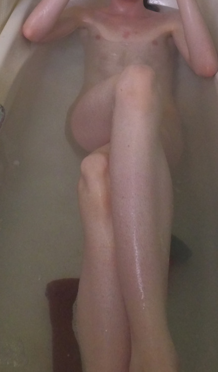 Some more bathtime pictures. Honestly I didn’t even take that many, I was just testing out the whole “underwater / steamy lense” thing. Hrm. Maybe shower fun next time. Certainly outdoor fun. But, that’ll be after Goth Weekend up in Whitby,