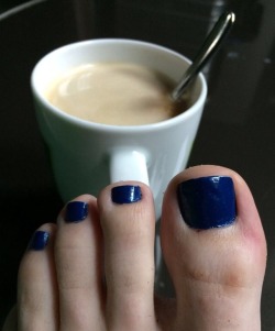 feetgirly94:  Need milk in my coffee 👣💦