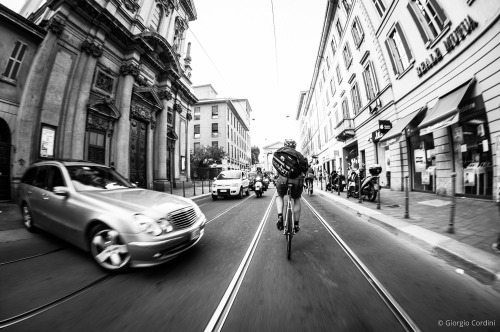 todelivery:  To delivery - Bike Messenger in Milan