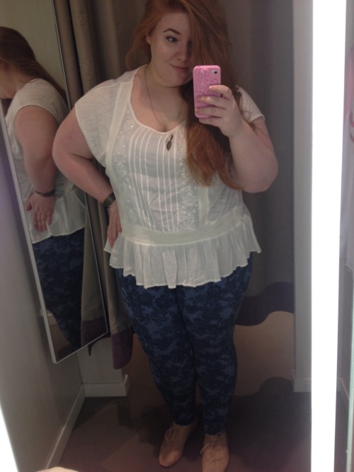 apple-pie-thighs: Some ootd pix while I wait for Monty I guess :0