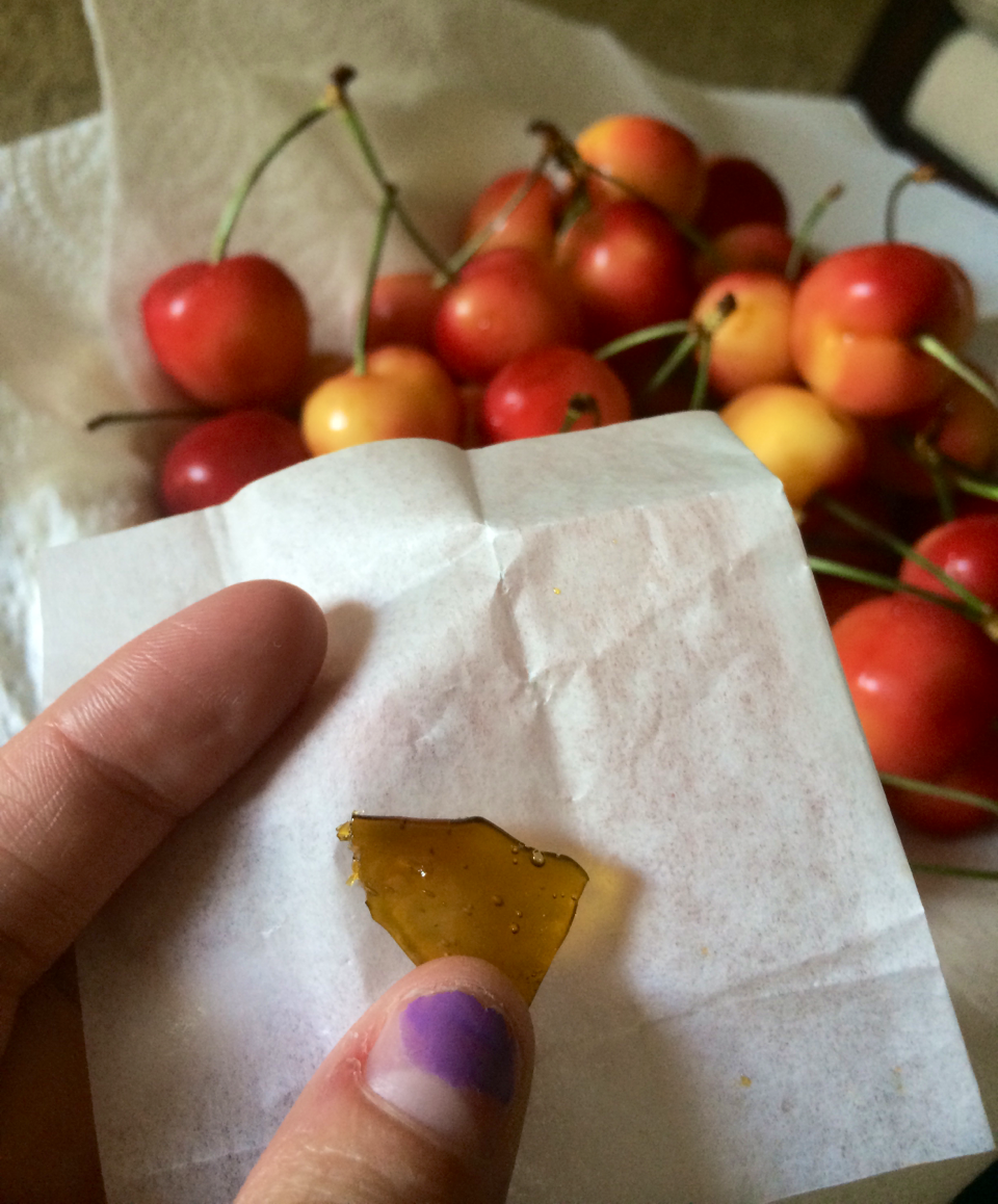 gratefully-dabbed:Shatter &amp; Cherries for breakfast😁👌