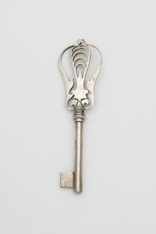 Keys of a school project by Prof. Rudolf Hammel, 1892/1902. Fachschule Nixdorf, Czechia. MAK Wien, v
