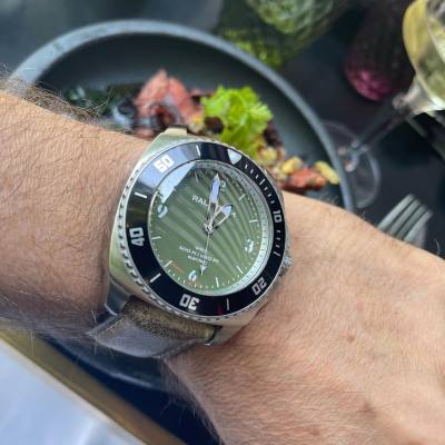 Instagram Repost

ralftech_official

Time for a break… Have lunch with elegance. Featuring Ralf Tech WRX Electric Tundra Dive Watch …
.
#watch #watchaddict #montres #toolwatch [ #ralftech #monsoonalgear #divewatch #toolwatch #watch ]
