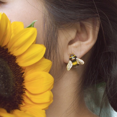 dsknsk:sosoullight:sosuperawesome: Bumble Bee and Honey Bee JewelryGood After Nine on Etsy Chonky b