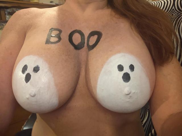 mightyaphrodite69:Boo👻👻👻