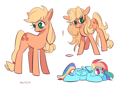 tchernobog:dusty-munji:DoodlesI imagine that Dash is staring at AJ above her, thinking how pretty she is with loose hairCute~!