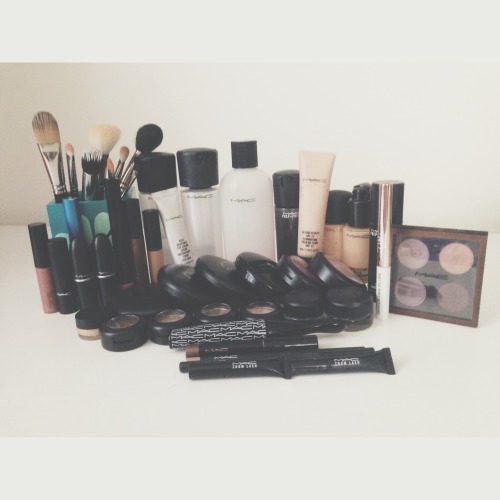 chantalllylace:my M.A.C makeup collection