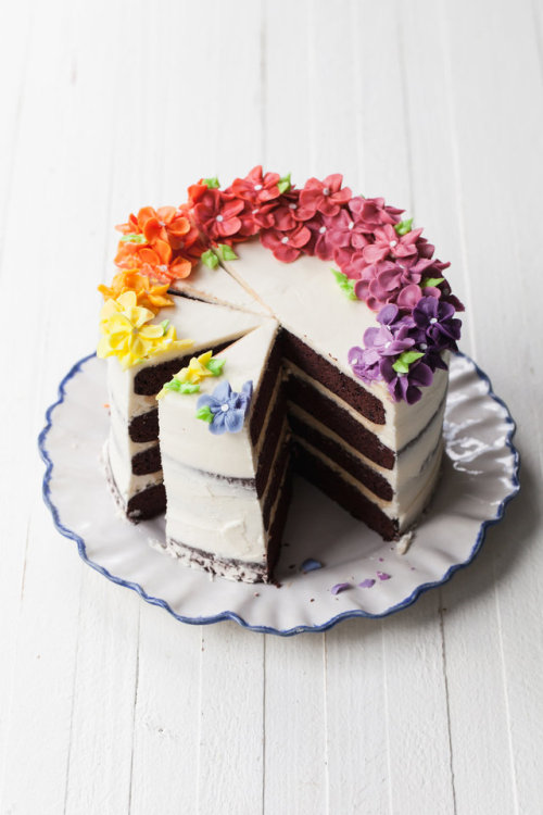 sweetoothgirl: How to Make a Rainbow Flower Cake