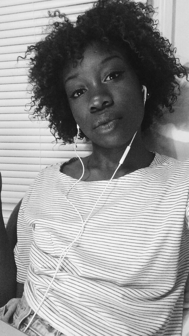thineprettythoughts:  As a photographer, I hate taking pictures… But it’s blackout