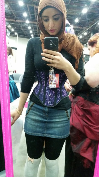 hijabby: Tried on a corset at youmacon! They had to give me their smallest size because I have a 20/