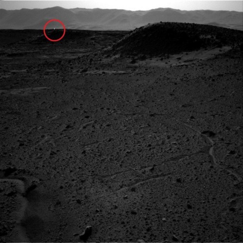 Una luce misteriosa è comparsa su Marte, in una delle immagini inviate a Terra dal rover della Nasa 