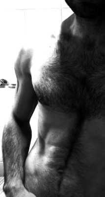 sexy-uredoinitright:  Monochrome Monday Sometimes the light hits just right….  unfffffffffffffffff