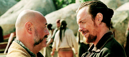captain-flint:Smiling Flint for Elle :>Uuuuugh I love him so much! What a smile!