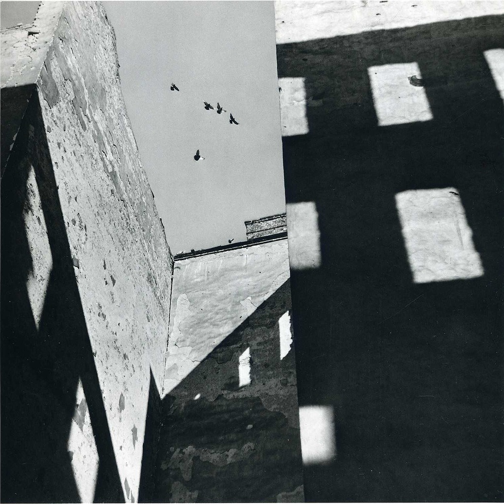 ceilort:  Ernst Haas. Vienna, 1945. 