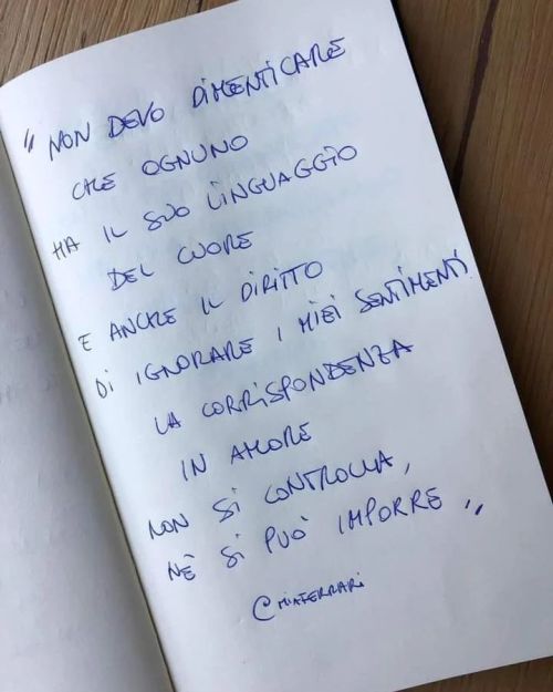 “In amore, ognuno di noi è responsabile di quello che prova e non può incolpare l'altro per questo. Nessuno perde nessuno, perché nessuno possiede nessuno. E questa è la vera esperienza della libertà: avere la cosa più importante del mondo senza...