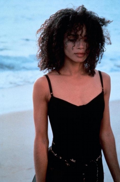 bigblackbulge:  Lisa Bonet &amp; her happy trail 
