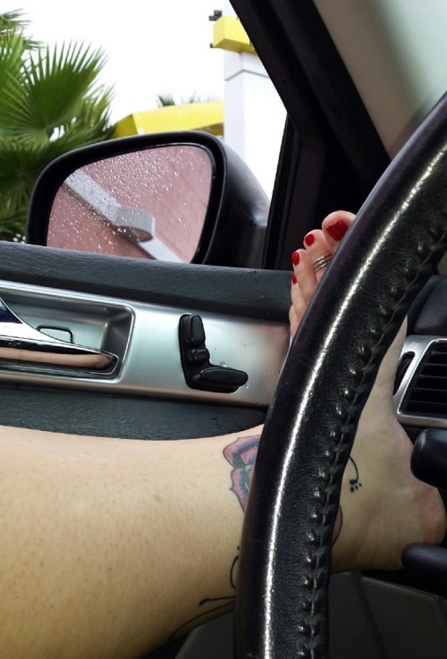 myfeet4you:  May I take your order please? 👣💋  Chubby feet are so cock swelling