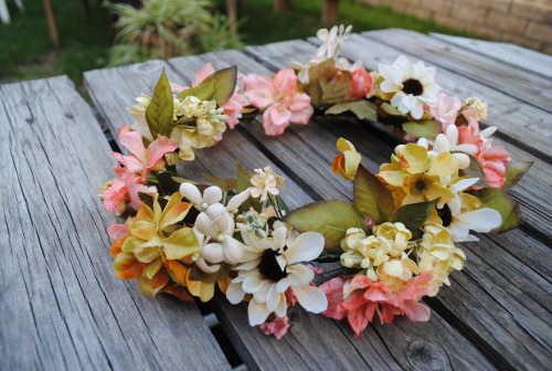 Another flower crown I’m selling on my Etsy store! This one is pink and yellow with little white dai