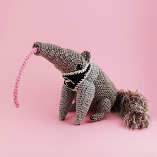 witchwithacoffeepot: tammybobammy:  sosuperawesome:  Amigurumi Patterns Irene Strange See our #Etsy 